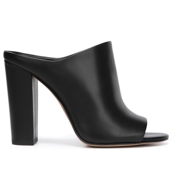 Vince Shoes - Vince Alora Mule. Black colored leather.